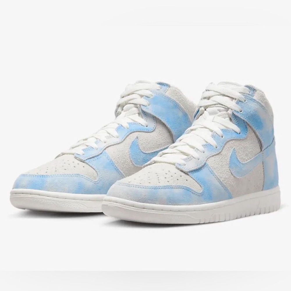 Nike Dunk High top sneakers Celestine Blue Sail Size 7.5